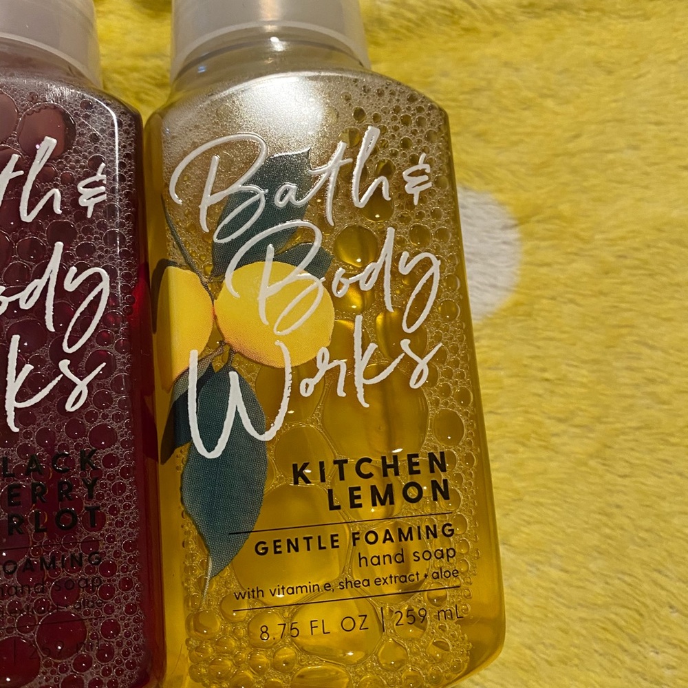 SOLD ❌Bath & Body Works Assorted Set - Picture 3 of 8